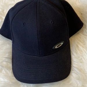 Oakley fitted hat size L/XL